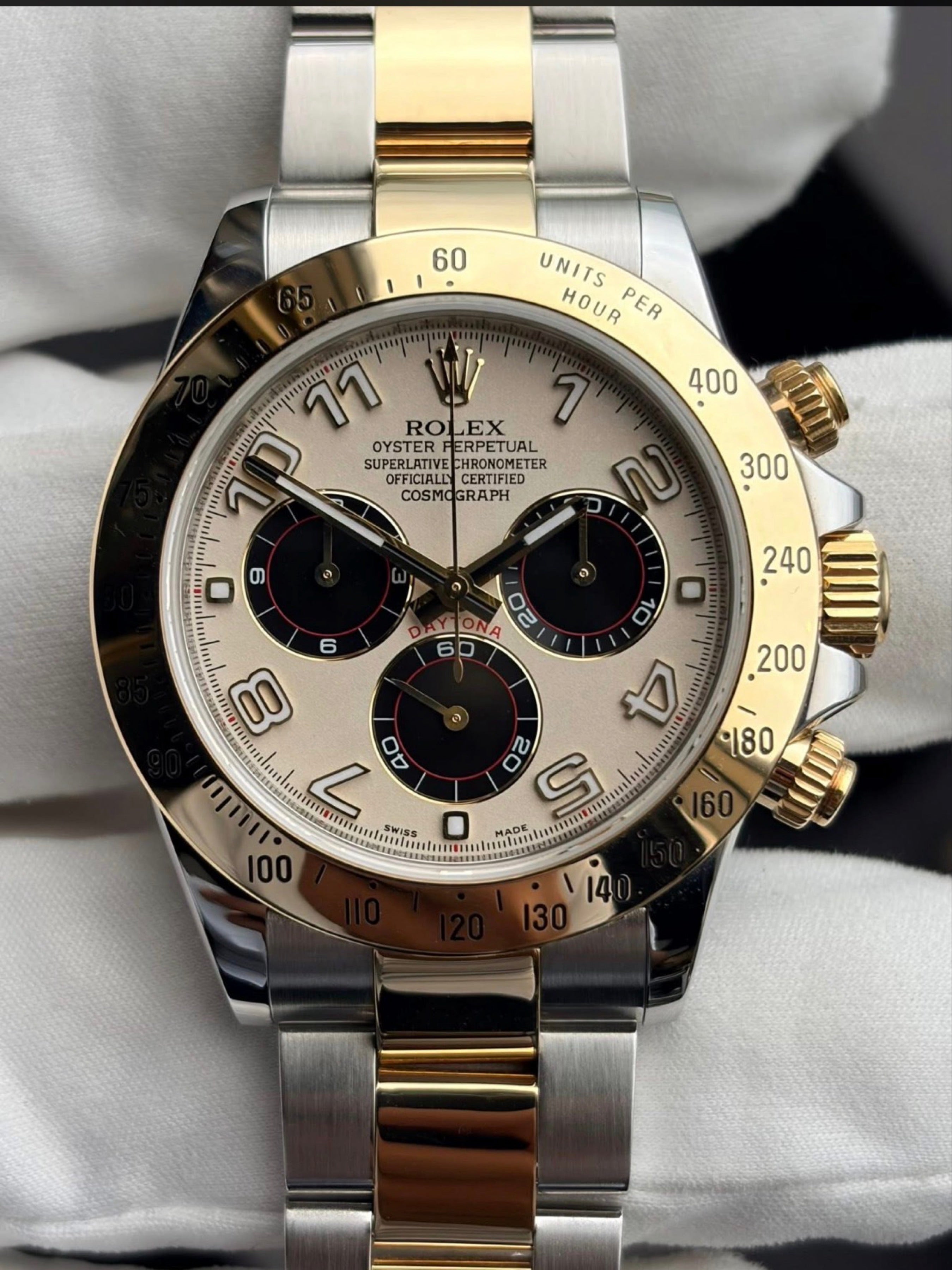 Rolex Cosmograph Daytona 116523 White Racing Dial Two-Tone – Pre-Owned